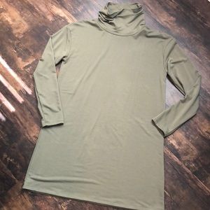 Green large turtle neck dress